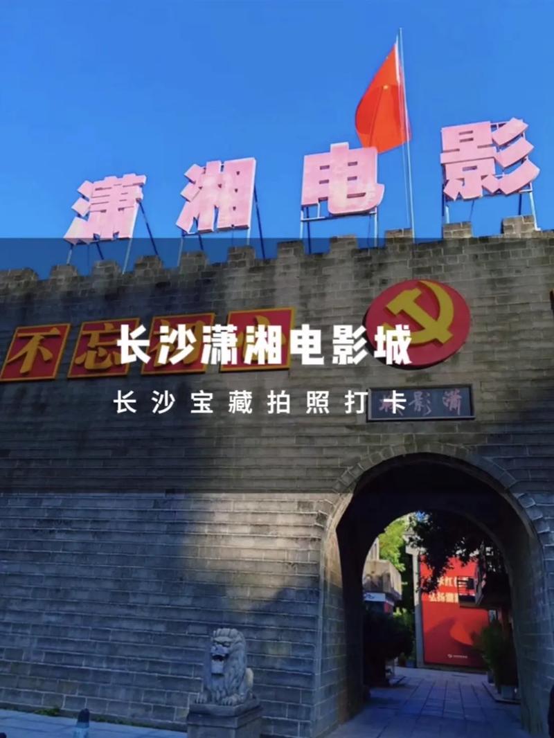 一边摸一边叫一边爽的相关介绍