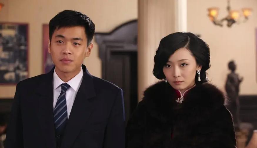 美女老师被男生操的相关介绍