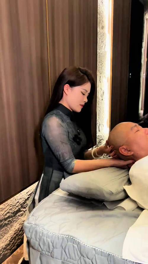 在线 有码 人妻的相关介绍
