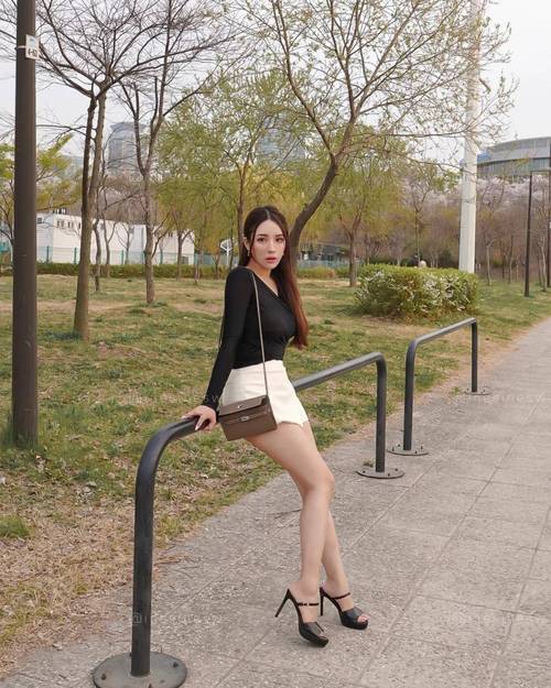 成人与女人免费看的相关介绍