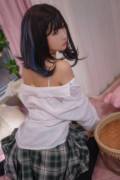 美女老师操男同学的相关介绍