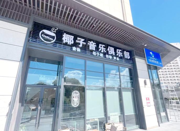 国内少妇人妻丰满av的相关介绍