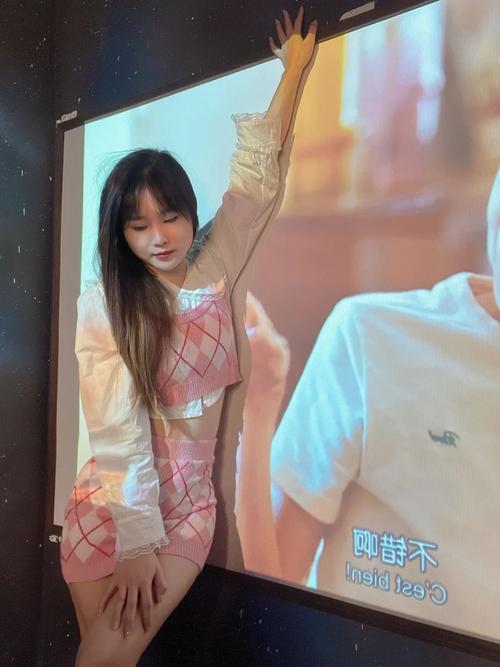 一边亲一边摸的免费版的相关介绍