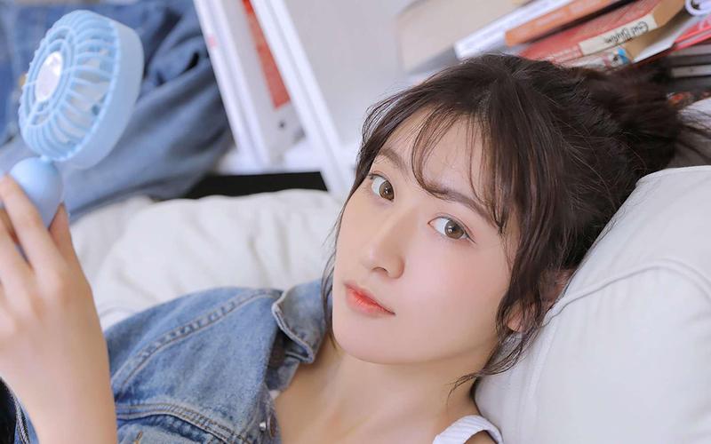 美女老师被爆操的相关介绍