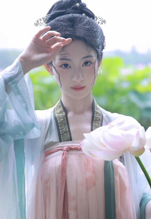 超性感大尺度美女图片的相关介绍