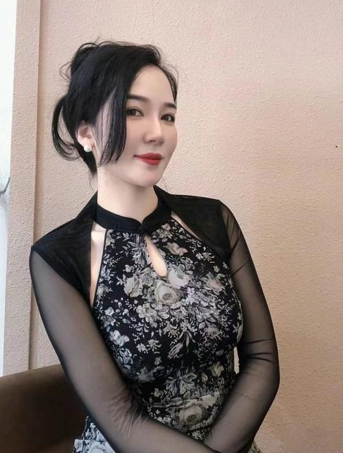黑丝 av的相关介绍
