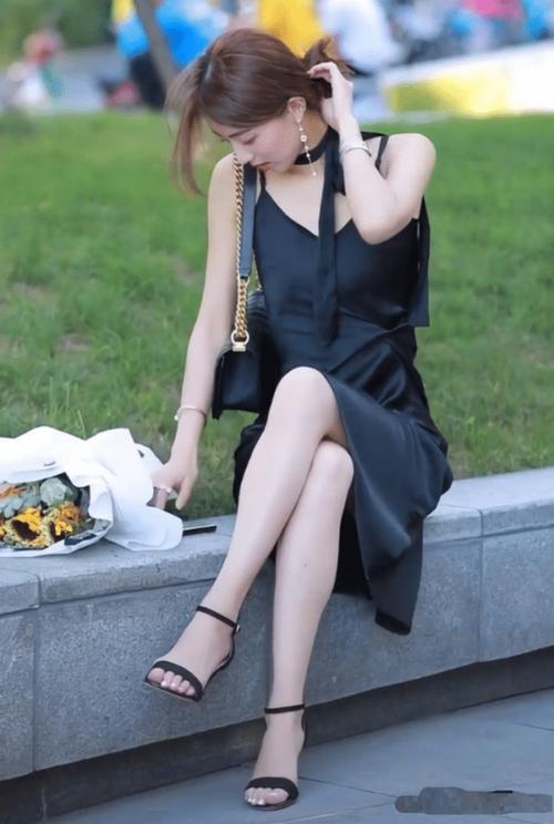 亚洲av熟女少妇的相关介绍