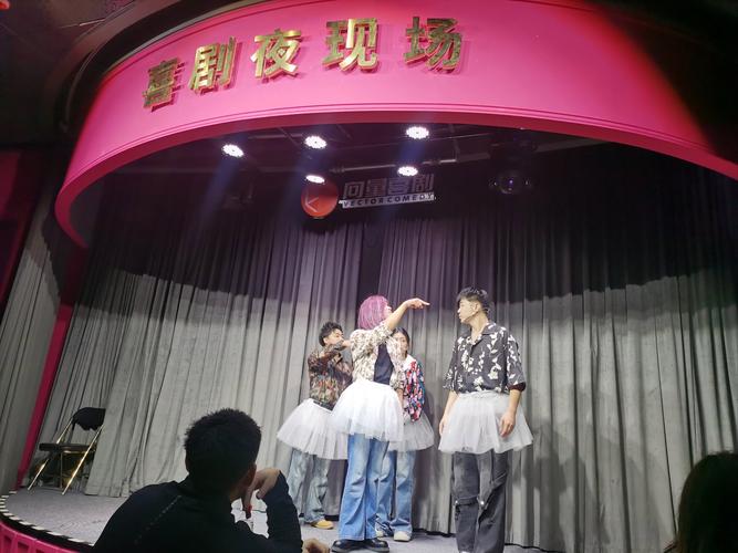 玩弄人妻少妇av少的相关介绍