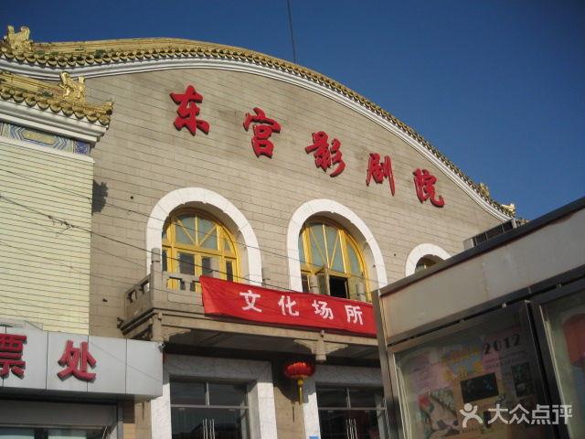 亚洲精品人妻少妇魅力穿搭指南：轻熟风搭配技巧、日常通勤优雅造型、减龄气质提升秘籍
