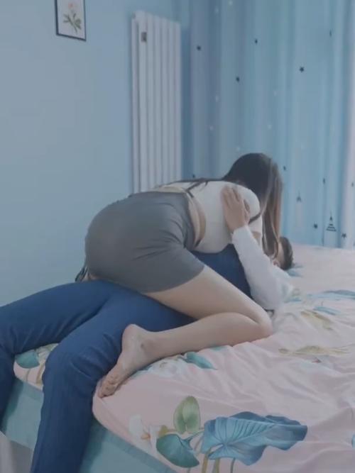 女生下体流黄色分泌物的相关介绍