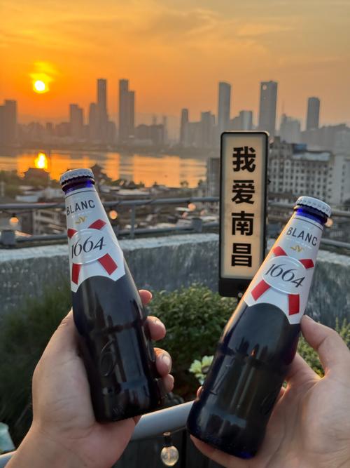 .丰满少妇亚洲一区二区的相关介绍