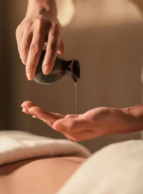 中出人妻少妇的相关介绍