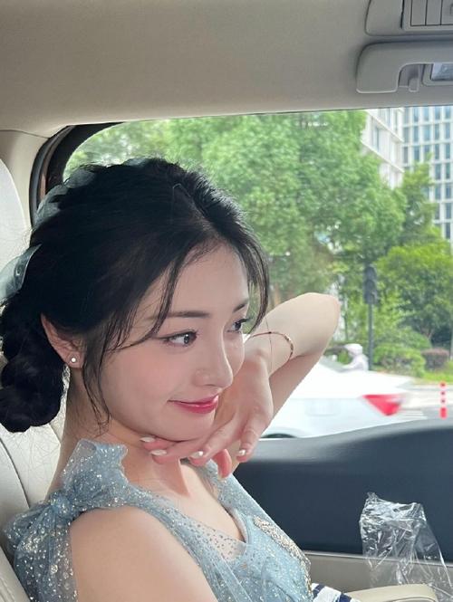 隔壁新搬来的女邻居av的相关介绍