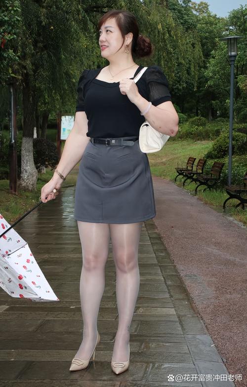 18禁美女在线网站的相关介绍