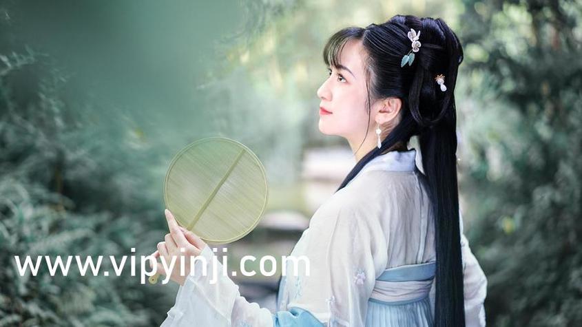 操死美女老师的相关介绍
