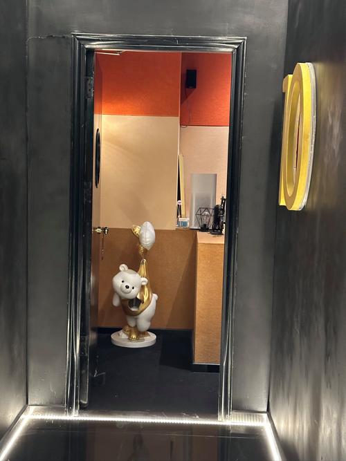 人妻少妇艳情av的相关介绍