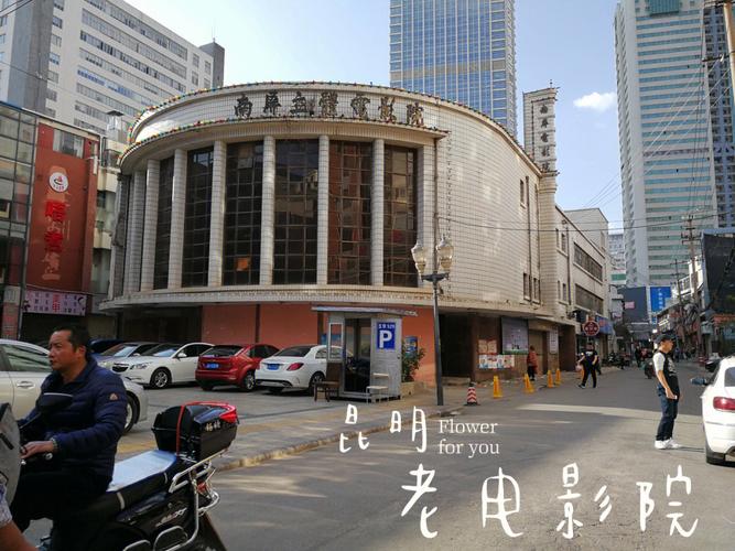 国产性感丝袜美女av的相关介绍