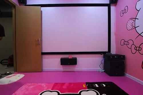 黄色录像老女人的相关介绍