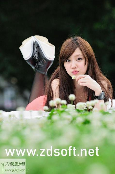 美女张开两腿让男人桶av的相关介绍