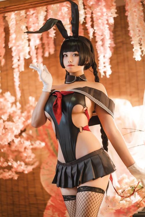抱着美女老师操的相关介绍